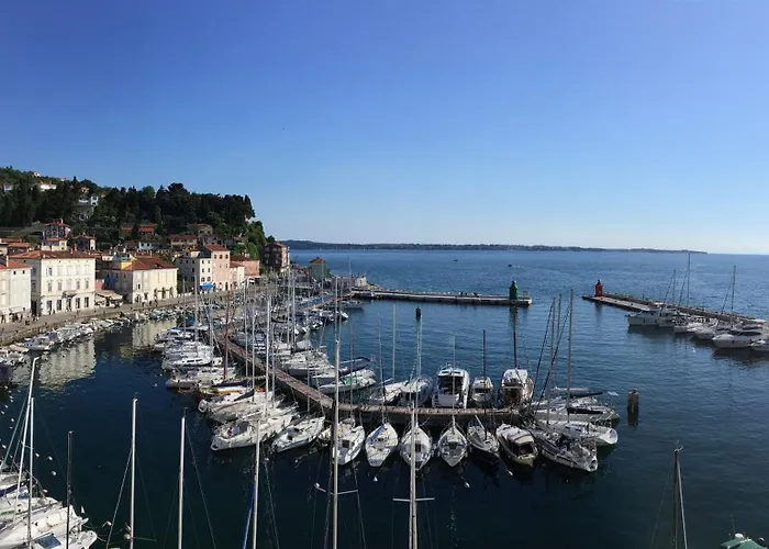 Seafront Apartment Ai Fari Piran